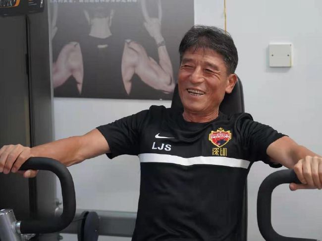 两对情侣的热点